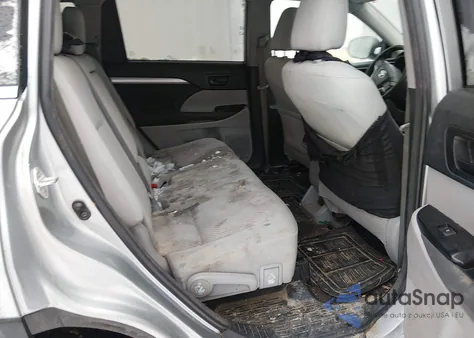 2018 Toyota Highlander Le z USA, uszkodzony, nr VIN 5TDBZRFH8JS892982